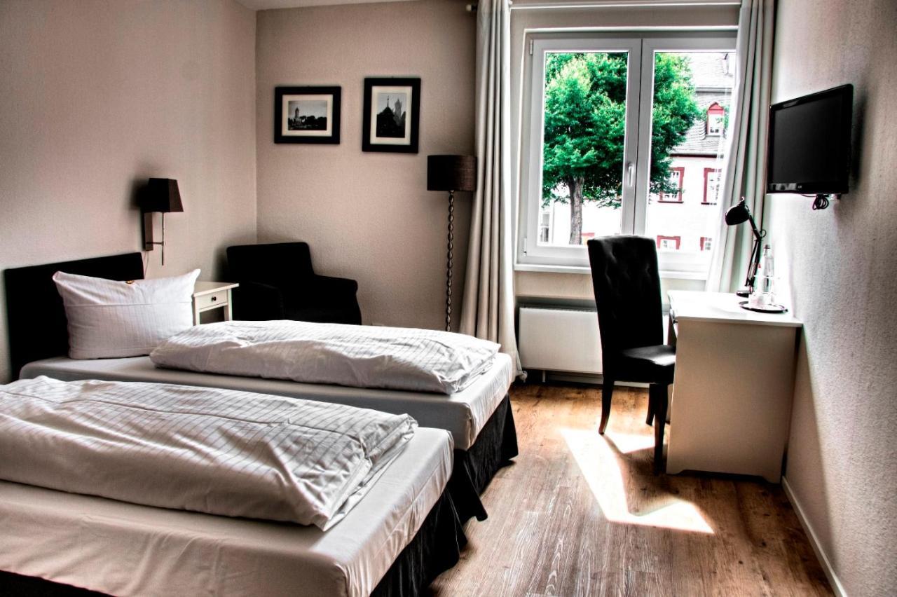 Hotel Bartmanns Haus Dillenburg Esterno foto